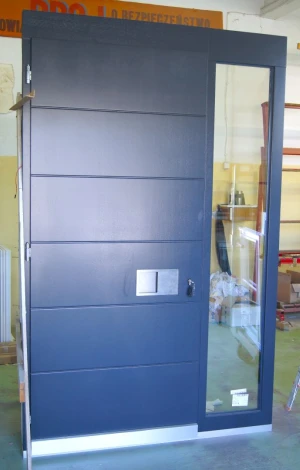 Portes extérieures à panneaux - Production